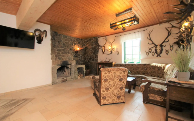 Semi detached house, Glave