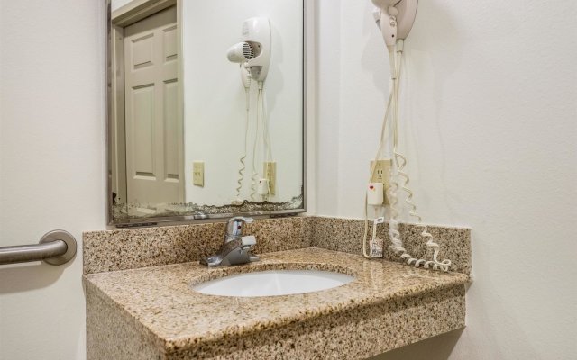 OYO Townhouse Sulphur, LA Extended Stay