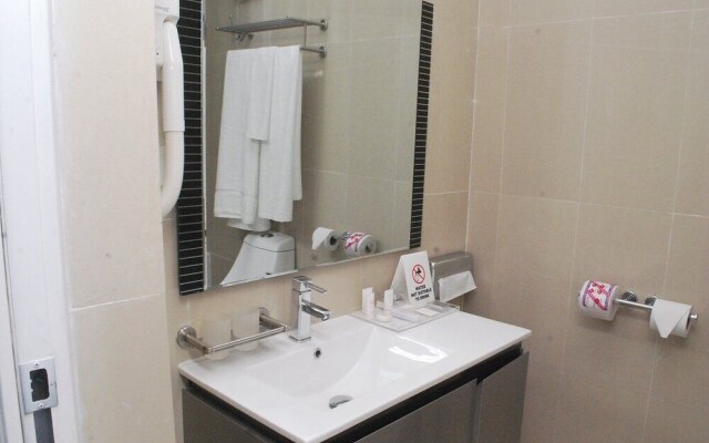 Premium Hotel & Suites by Victoria Inn