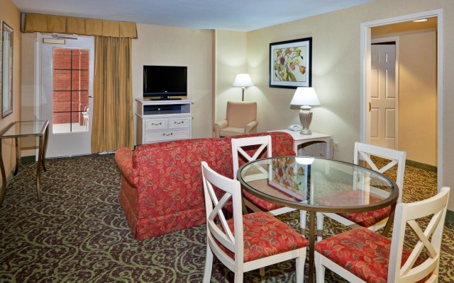 Holiday Inn Chantilly-Dulles Expo Center, an IHG Hotel