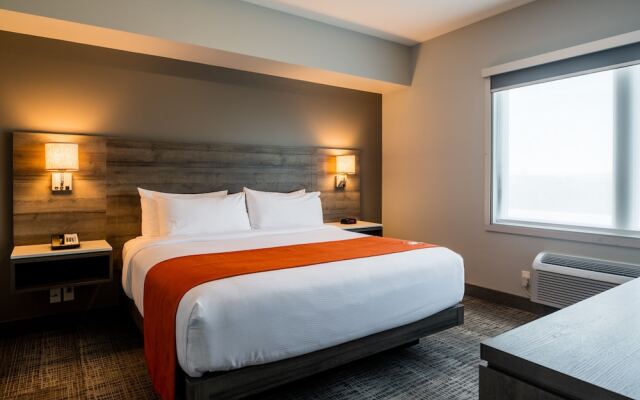 Amsterdam Inn & Suites, an Ascend Collection Hotel