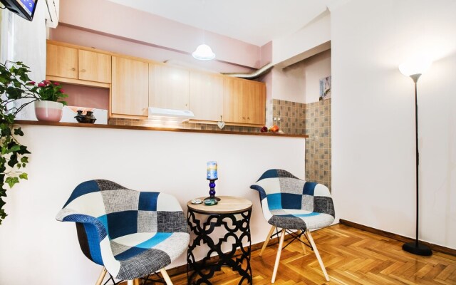 Elegant and renovated flat in Dafni
