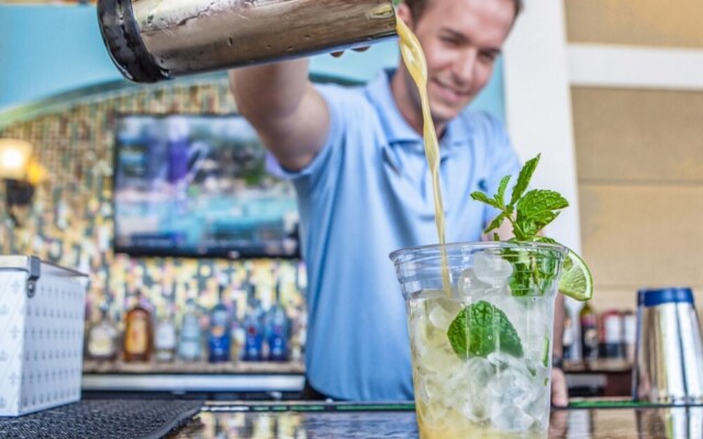 Vista Cay - 4804 Cayview Avenue #306