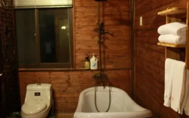 Moganshan Xiaomusen Hot Spring Holiday Home Stay