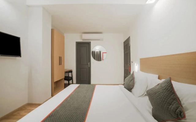 OYO Townhouse 82 Chander Nagar Janakpuri