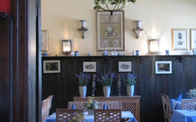 Zum Hauenden Schwein