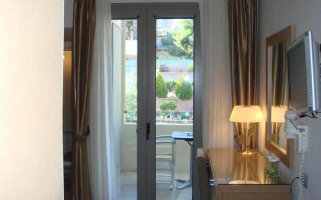 Onira Boutique Hotel