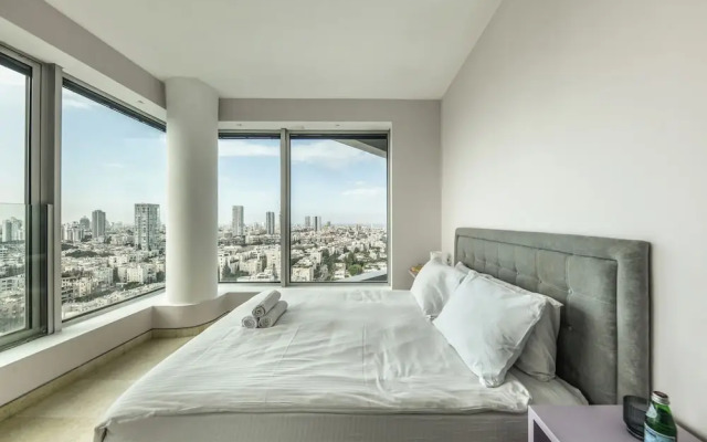 High end 2 BR w panoramic City view