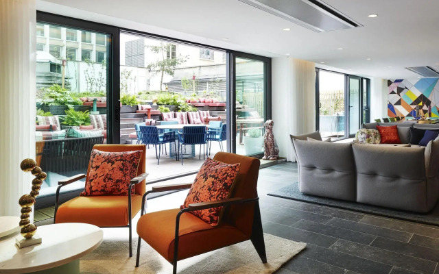 Отель citizenM Paris Champs-Élysées