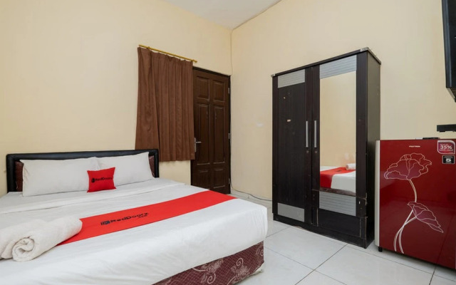 RedDoorz @ Graha 99 Simomulyo