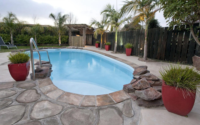 Sport of Kings Motel