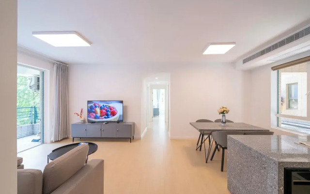 Tyms Stylish 3BR 2BA Apt Xujiahui Shops