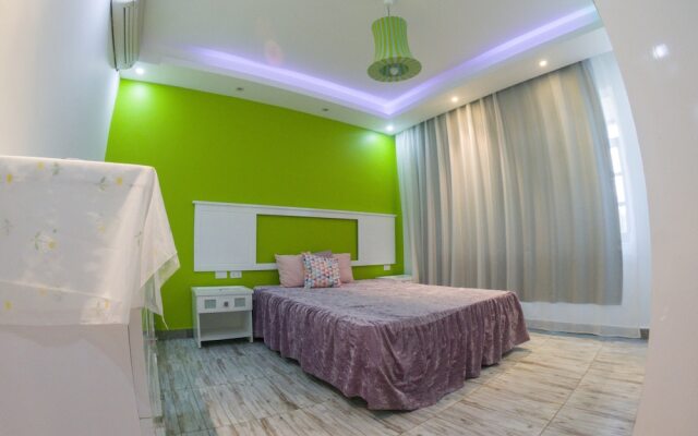 One Bedroom Apart Deep Purple by Pool