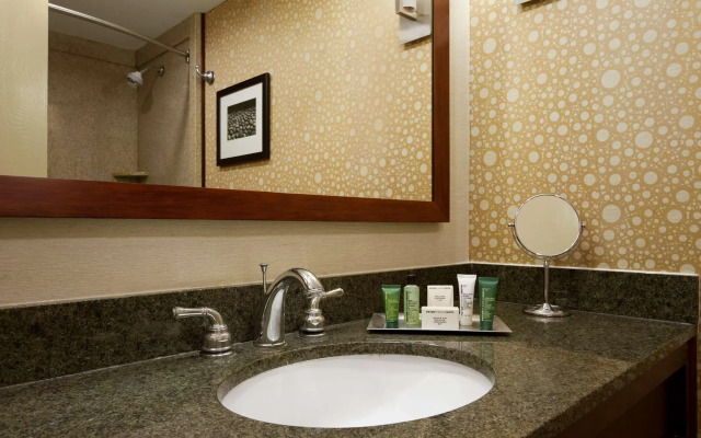 Hilton Knoxville