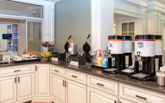 Hampton Inn & Suites Charlotte/South Park at Phillips Place