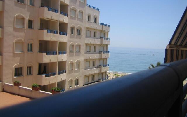 Charming Apartment on the Beach 329