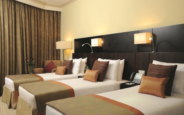 Movepinck & Residence Hajar Tower