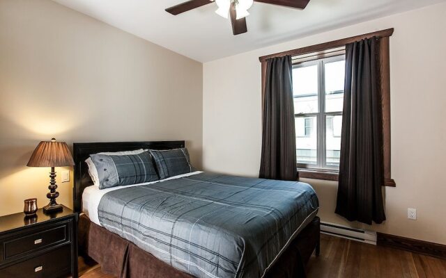 The Grizzly Den by Revelstoke Vacations