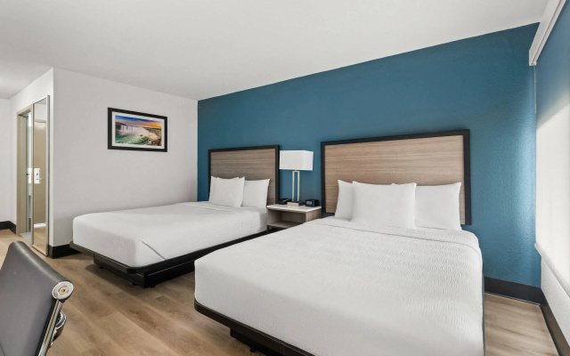 Baymont by Wyndham Batavia - Darien Lake