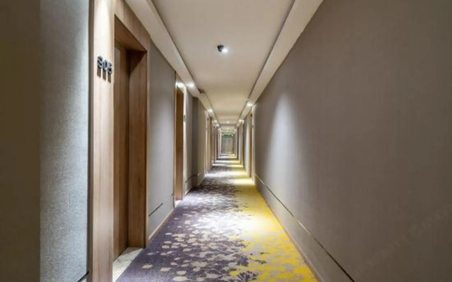Youth Sunshine S Hotel (Xiamen SM Plaza Songbai Rainbow)