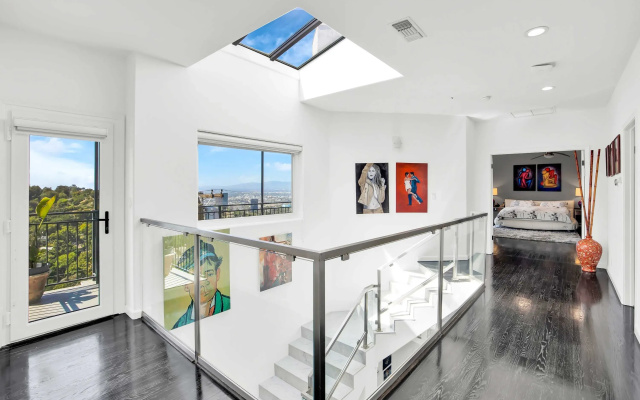 Pacific View by Avantstay Original Artist's Home