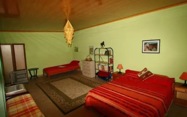 Isa M. Guesthouse