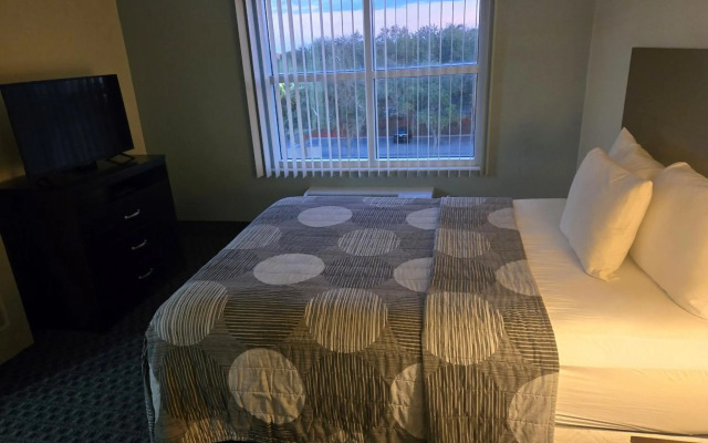 Allure Suites