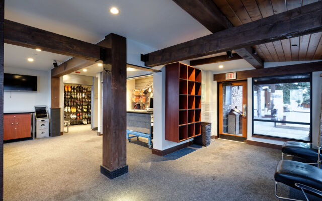 The Crestwood Condominiums