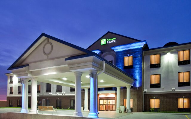 Holiday Inn Express & Suites McPherson, an IHG Hotel