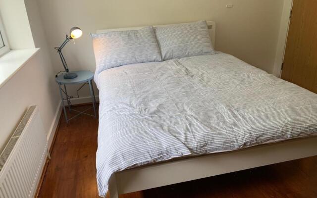 Stunning large 3 bedroom Penthouse Apartment