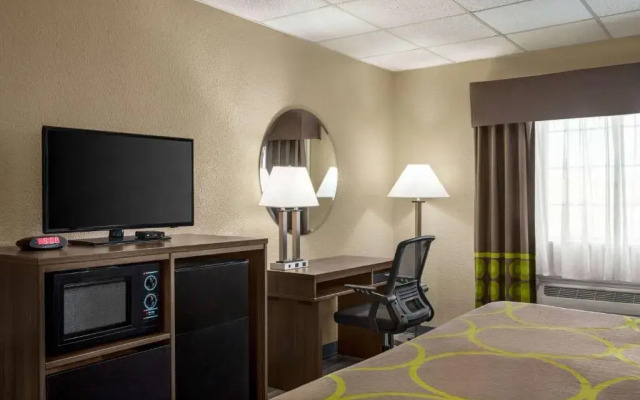 Super 8 Gainesville TX