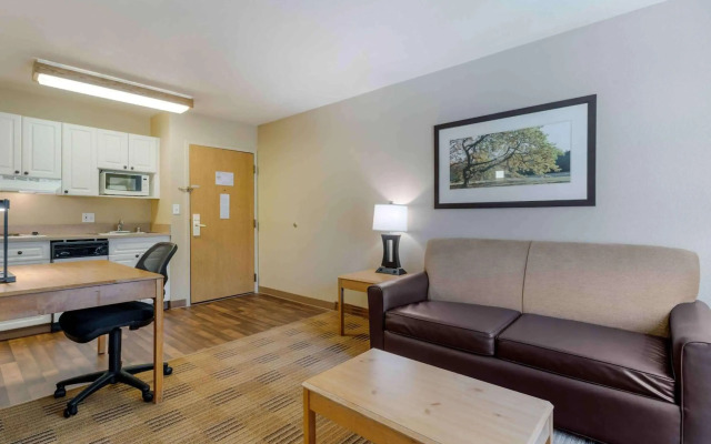 Extended Stay America Select Suites Atlanta Perimeter Peacht
