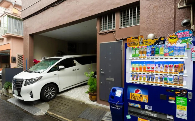 Takemura Building 305