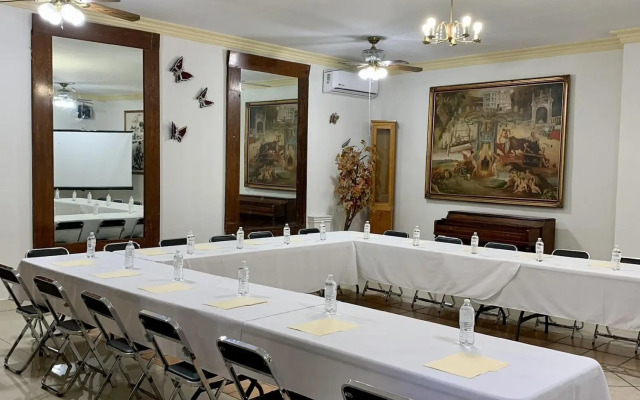 Inn Galerias Hotel