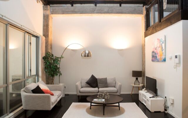 Gorgeous Five Bed Apartment in the City