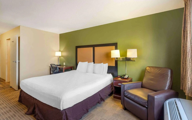 Extended Stay America Suites Chicago Woodfield Mall