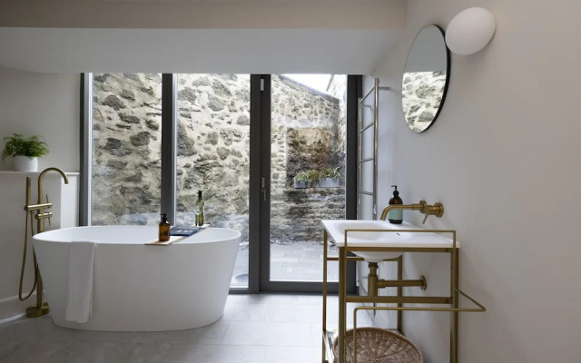 JOIVY Observatory Apartment
