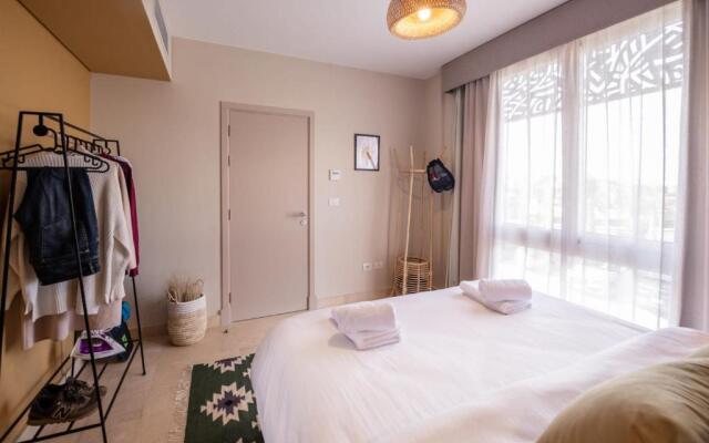 Earthy & Tranquil 1 BR Apt with Pool & Beach Access
