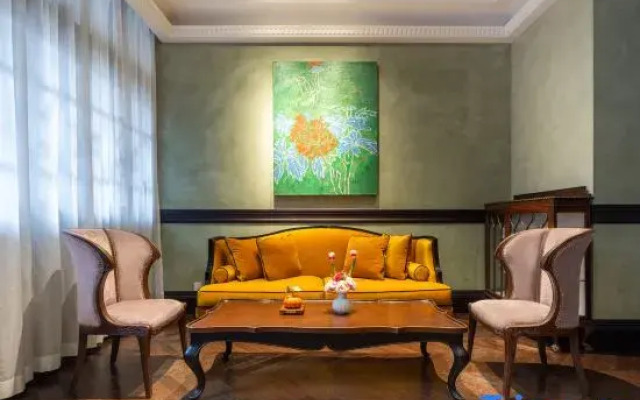 Blossom Manoir Lujiazui · Oriental Treasury