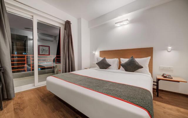 OYO Townhouse 101 Golf Course Road