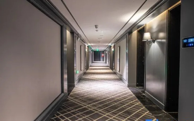 Xana Hotelle (Yichunshi Zhengfu Railway Station)