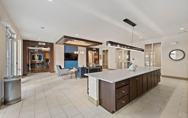 Recently Upgraded Downtown Great Amenities