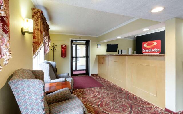 Econo Lodge Huntington - Barboursville University Area