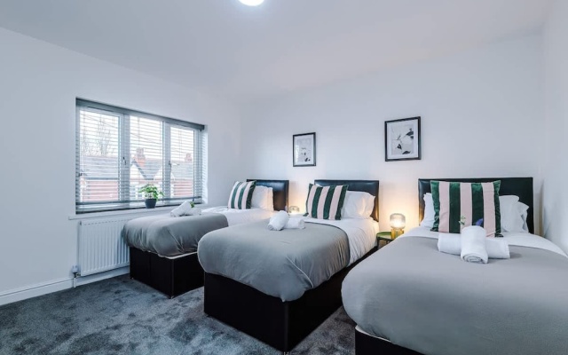 4-bed Townhouse Sleeps 10 With Games Room