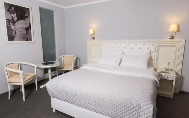 Cherie Hotel Boutique & Restaurant