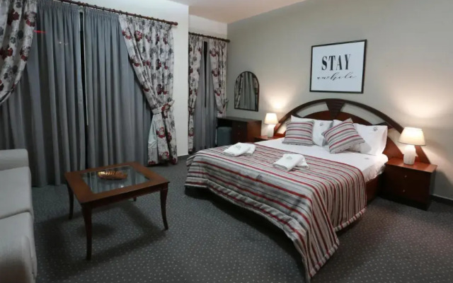 Nine Seven Hotel Jounieh