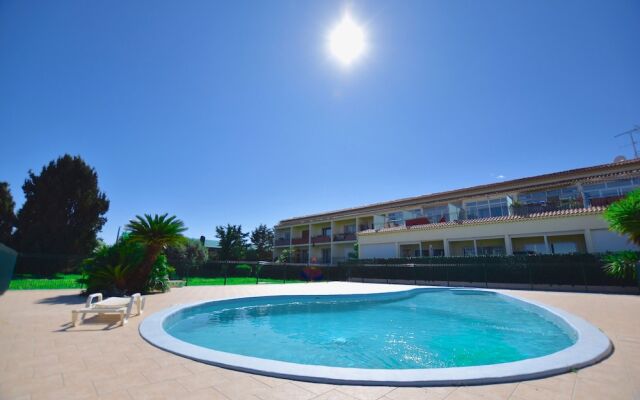 Studio piscine terrasse à 5min plage