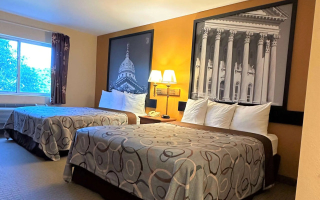 Super 8 by Wyndham Topeka at Forbes Landing