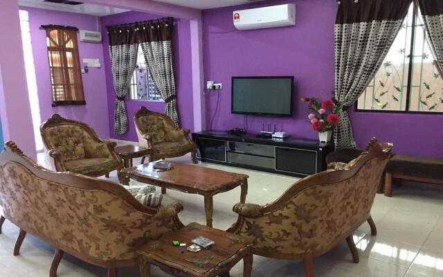 OYO 90214 Awani Homestay 1