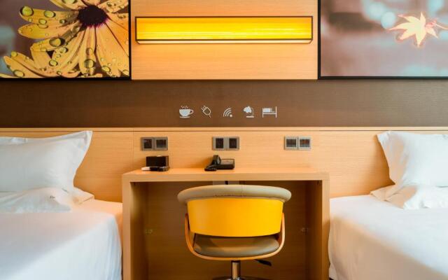 IU Hotel Qingyuan Fogang Branch